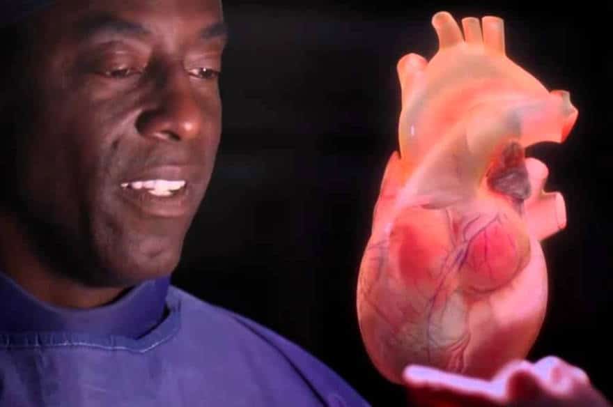 Un cœur holographique en pleine opération chirurgicale