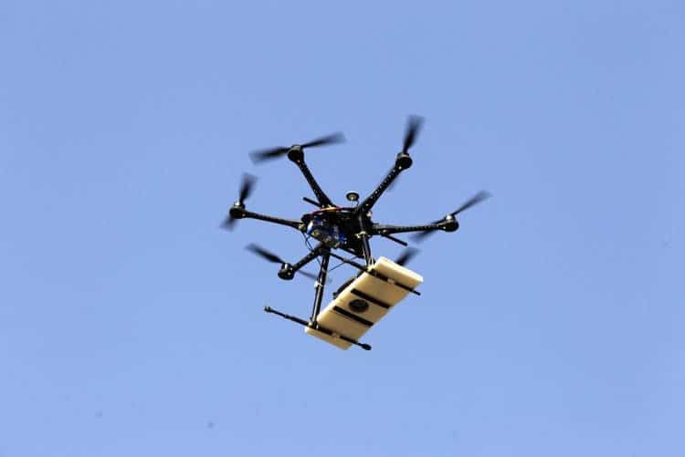 Dans le Var, la Poste a obtenu une ligne aérienne pour livrer quotidiennement des colis par drone