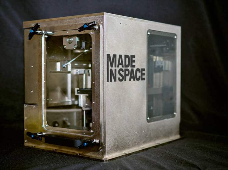 une imprimante 3D à la Station Spatiale Internationale (ISS)