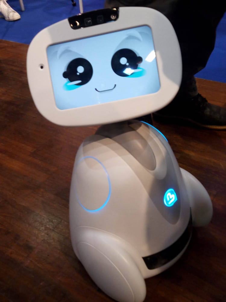 buddy : les expressions et émotions de ce robot compagnon vont vous faire fondre !