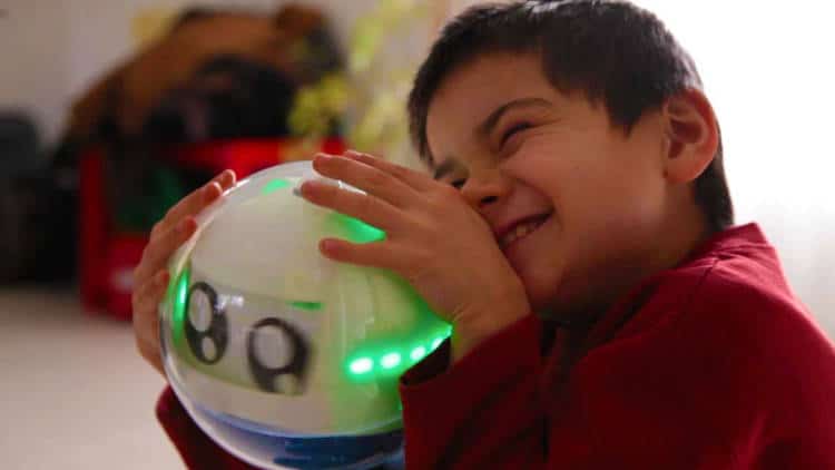Un robot compagnon pour renforcer les sensations de l’enfant atteint d’autisme