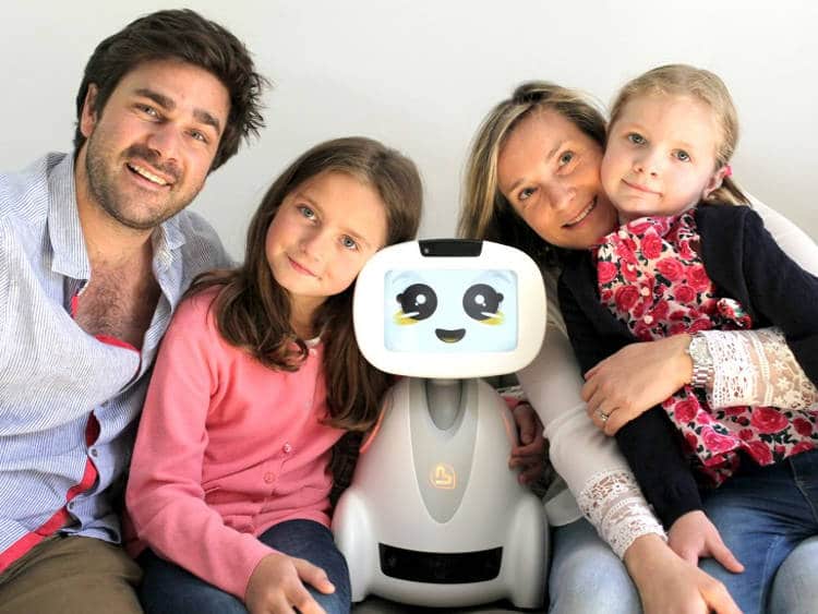 Buddy est un robot de compagnie destiné à toute la famille