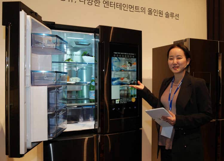 réfrigérateur connecté de Samsung fait des photos de l'intérieur du frigo