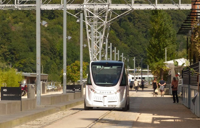 À Lyon, le véhicule autonome Navly fait des heureux dans le quartier de Confluence !