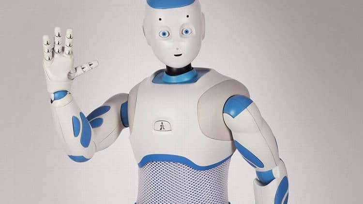 Quel robot de compagnie choisir pour un senior ? robot de compagnie romeo