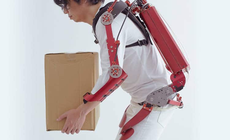 L’exosquelette social pour les entreprises de services se démocratise au Japon – quand suivrons-nous ?