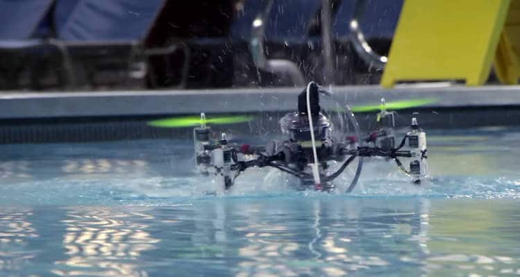 le drone naviator vol et nage sous l'eau