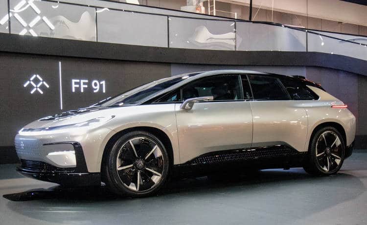 Faraday Future : le véhicule autonome plus puissant qu’une Ferrari concurrence la Tesla Model S